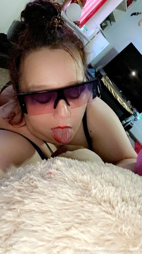 bbwgoddessmaddie nude model img