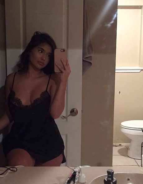 Chloe Medina nude actress picture