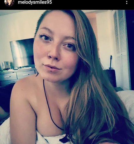 Marissasmiless95 exclusive model photo