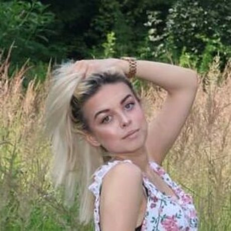 Zanet Breski hot actress photo
