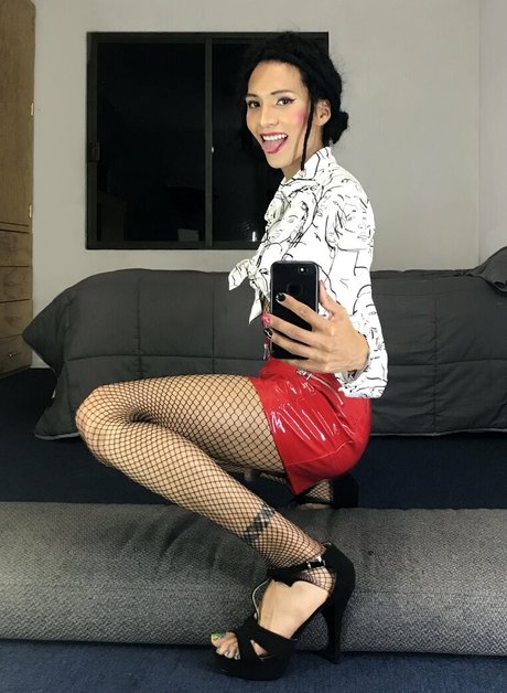 Lavaltl sex star img