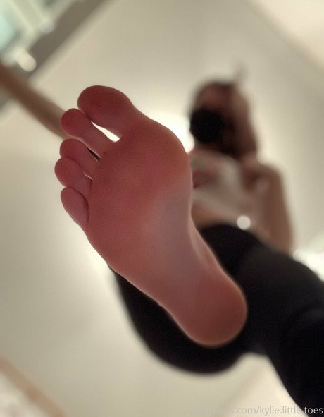 kylie little toes sex model archive