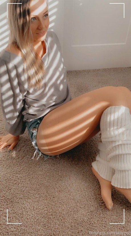 kellygee model pornographic pic