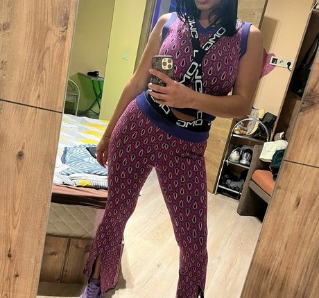 Giulia Daqna ホットなポルノスター 画像