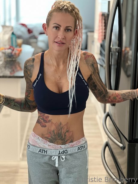 Christie Brimberry ポルノスター 画像