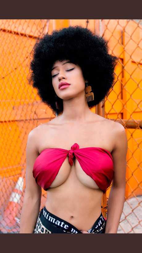 セクシーなドレスOnlyFans 無料ポルノ 画像