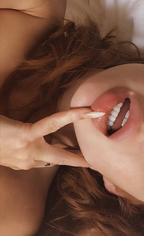 アジアの若者OnlyFans 美しいヌード 写真