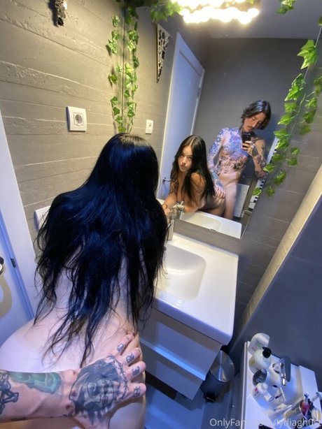 若い黒人女性オンリーファンズ ホットヌード 写真