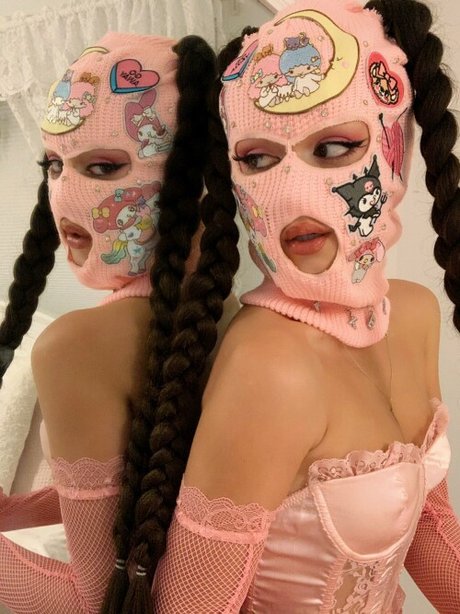 セクシーなドレスOnlyFans 美しいヌード ギャラリー