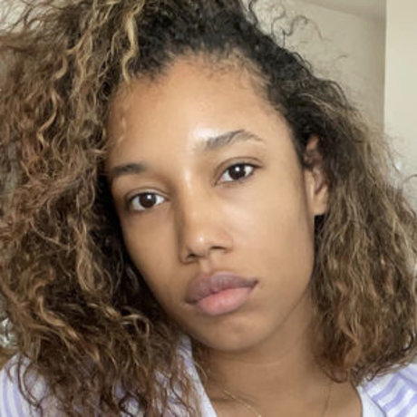 巨乳の赤毛オンリーファンズ ホットセクシー 写真