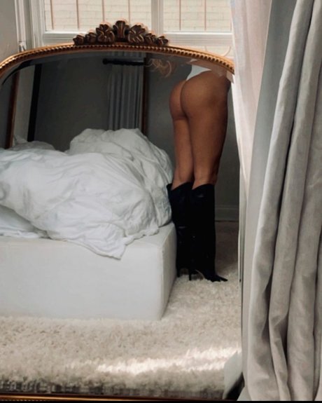 太めのブロンドオンリーファンズ エロ 写真