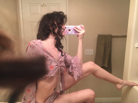 アジア人 ノーPPV オンリーファンズ 無料セクシー 画像