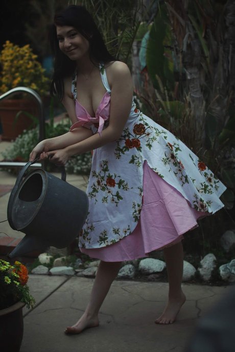 ラバーオンリーファン 無料ヌード 画像