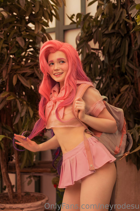 Neyrodesu エロティック女優 画像