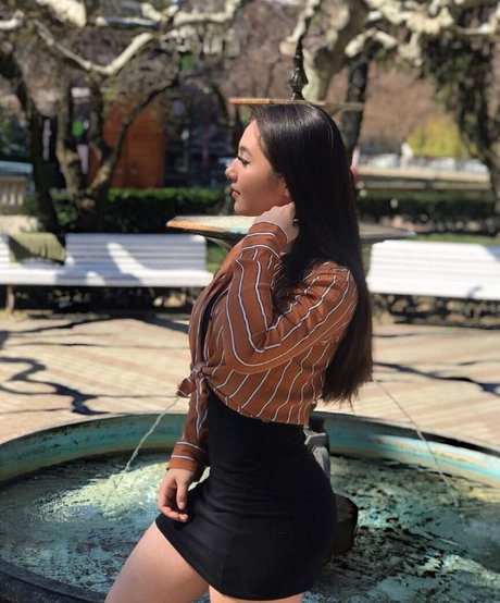 スマイルオンリーファンズ 無料アダルト 写真