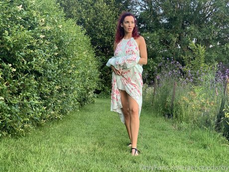 ティーンウェブカメラOnlyFans セクシーヌード ギャラリー