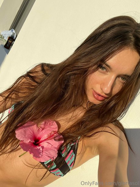 小さなオンリーファンズ ベスト 写真