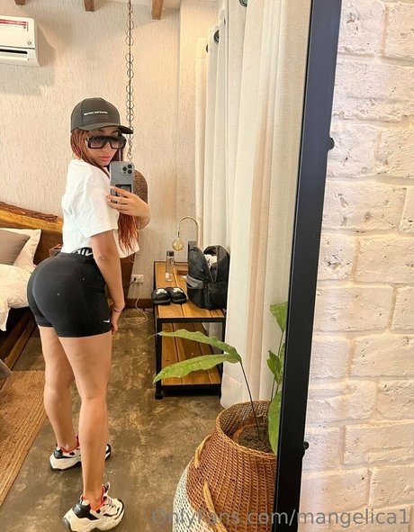 セクシーなドレスOnlyFans 美しいxxx 写真