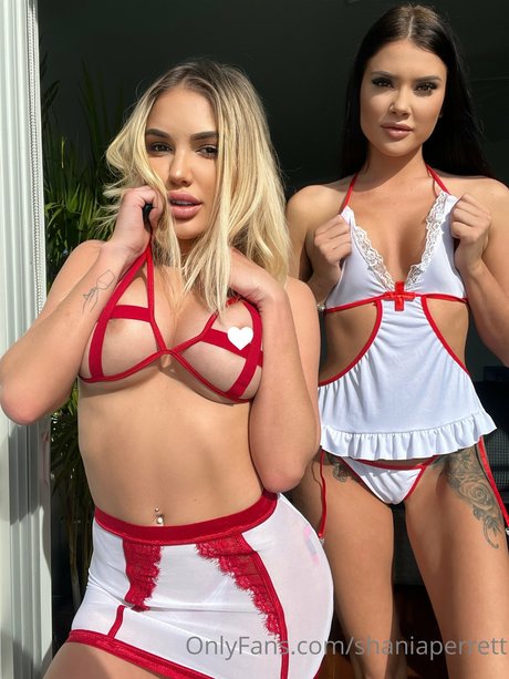 Shania Perrett ポルノスター アート 画像