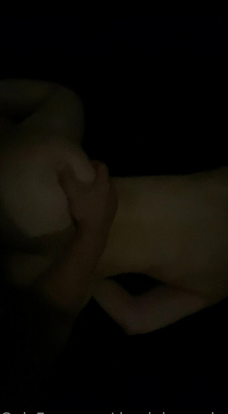 濡れたパンティーOnlyFans 美しい裸 画像