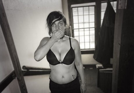 熟女メガネOnlyFans ポルノ ギャラリー