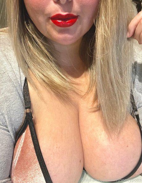 パフィーオンリーファンズ セクシーヌード 画像