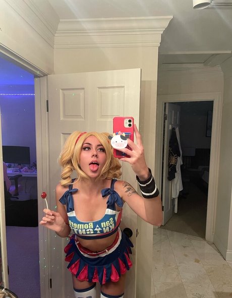 Lyssiu セクシーモデル 写真