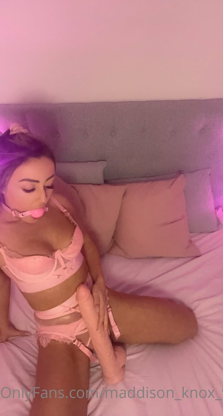 スマイルオンリーファンズ 無料セックス 画像