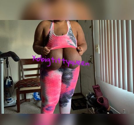 XoBigTittyQueen ポルノスター xxx 写真