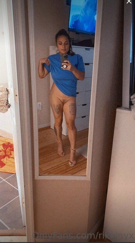 Rikki Nyx アダルトモデル 写真