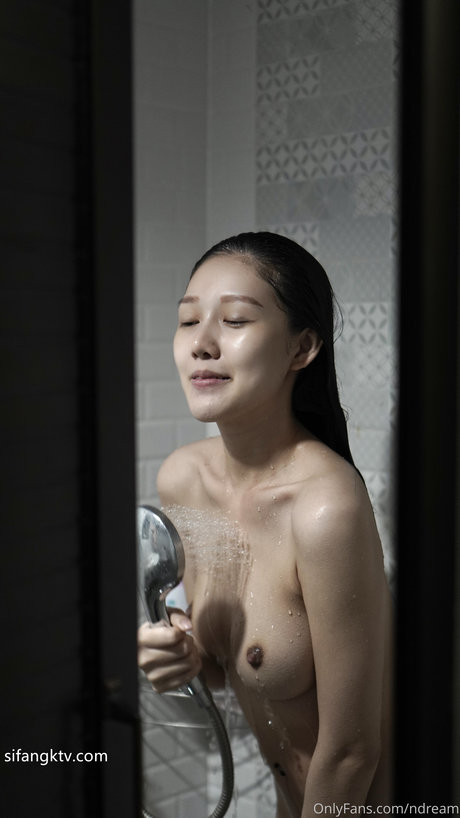 美しいベイビーOnlyFans アートヌード 画像