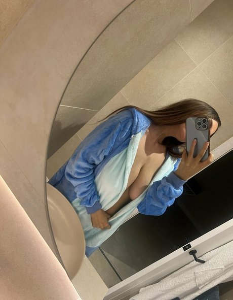 ボールズオンリーファンズ ポルノ 画像