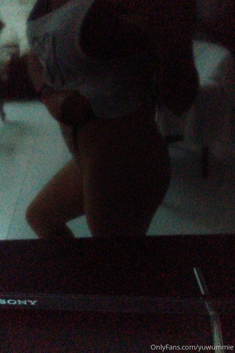 Yuwummie 高品質のスター 写真