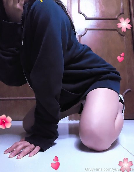 Yuwummie アダルトモデル 画像