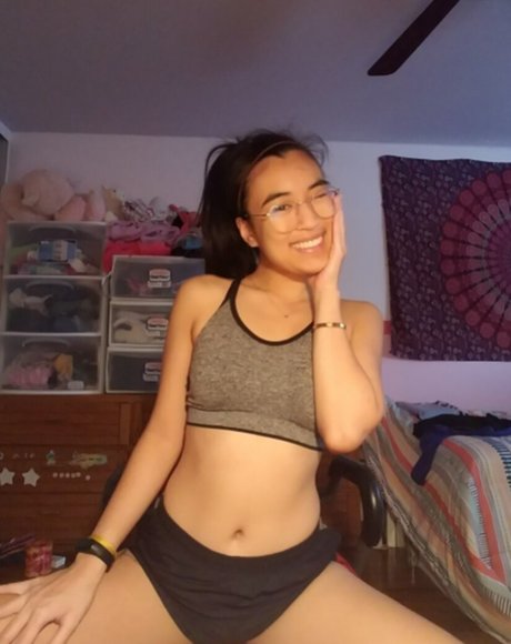 Ava Tran 素敵なスター 写真