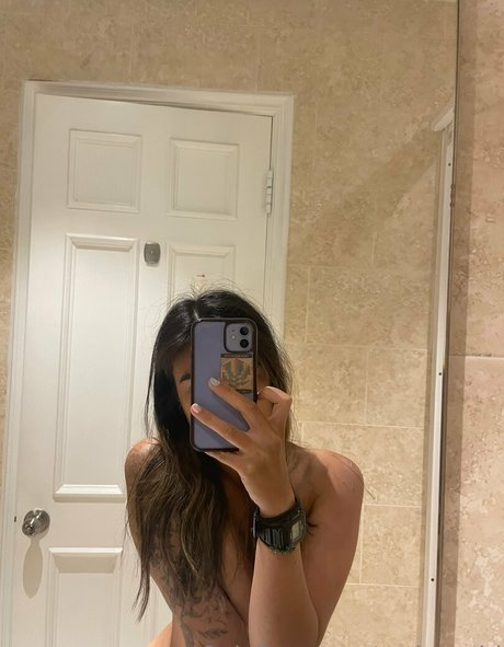 Ava Tran ヌードモデル ギャラリー