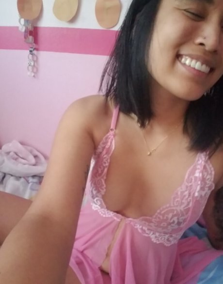 Ava Tran ポルノスター ヌード アーカイブ