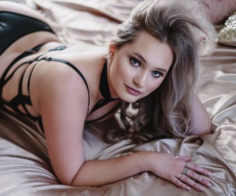 Jamie Claire Tully ポルノスター セックス 写真