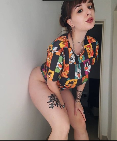 BBW TS オンリーファンズ アート裸 写真