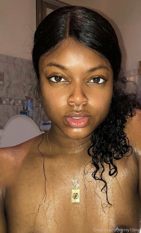 enly10me ポルノスター 写真