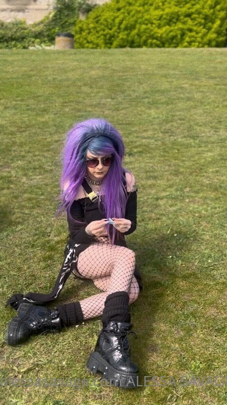 Alessa Savage 独占スター 画像