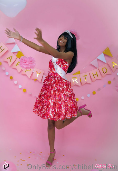 汚れた足オンリーファンズ アート裸 画像