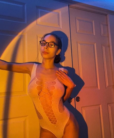 locobellaaa セクシーモデル 画像