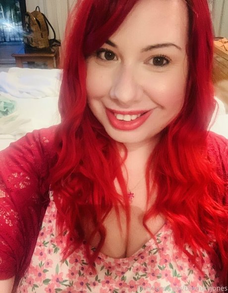 ビデオ通話 オンリーファンズ エロ 写真