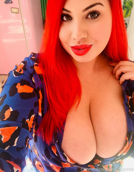 男性TikTokスターOnlyFans セクシー裸 画像