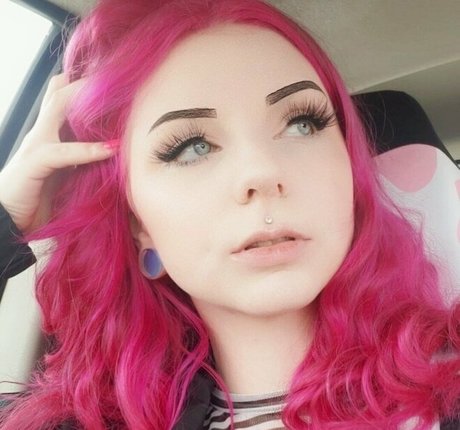 Ghoulishgal69 セクシーなポルノスター 画像