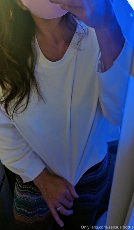 ナチュラルポーグオンリーファン 無料セクシー 画像