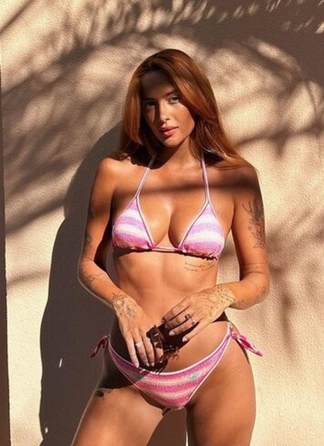 Karolina Meschino 無料スター 写真