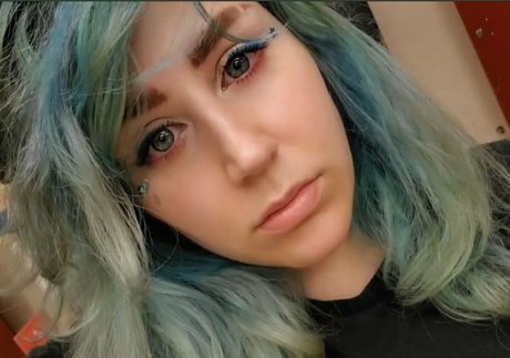 ジンジャートゥインクオンリーファンズ 美しい裸 写真