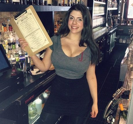 毛深いティーンズオンリーファンズ セクシーヌード 写真